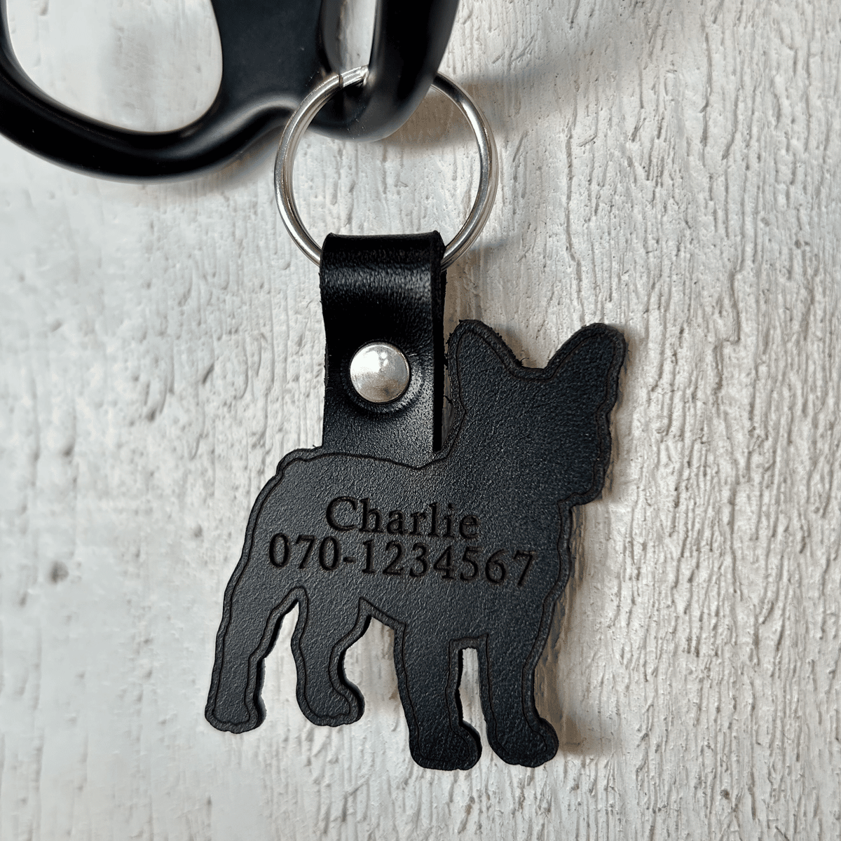 Snygga nyckelringar i läder med hundmotiv